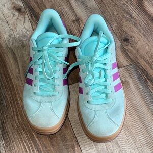 Adidas
VI Court Bold Platform Sneaker - Kids' size 4 1/bright blue